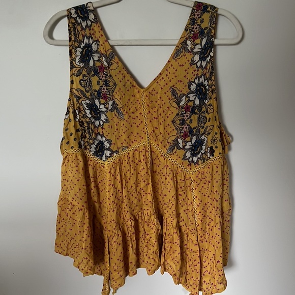 Patterned Flowy Tank - Picture 2 of 2